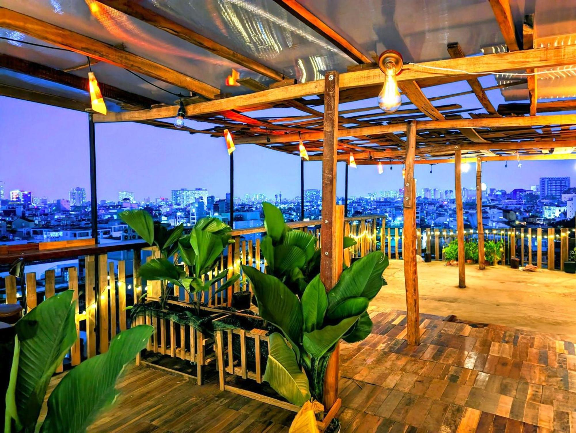 The Gk House Hostel, Ecolliving, Central City, Natural Wooden, Chill View Rooftop, Restaurant And Cocktail Bar Ho-Chi-Minh-Stadt Exterior foto
